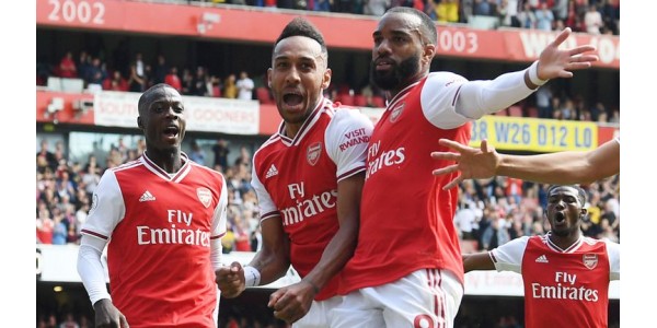 Ein Wettbewerb zwischen Arsenal und Liverpool